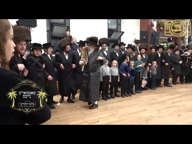 שמחת הכנסת ספר תורה וואס איז אריינגעגעבן געווארן היינט בהיכל המתיבתא ד'סאטמאר סניף קדושת יואל