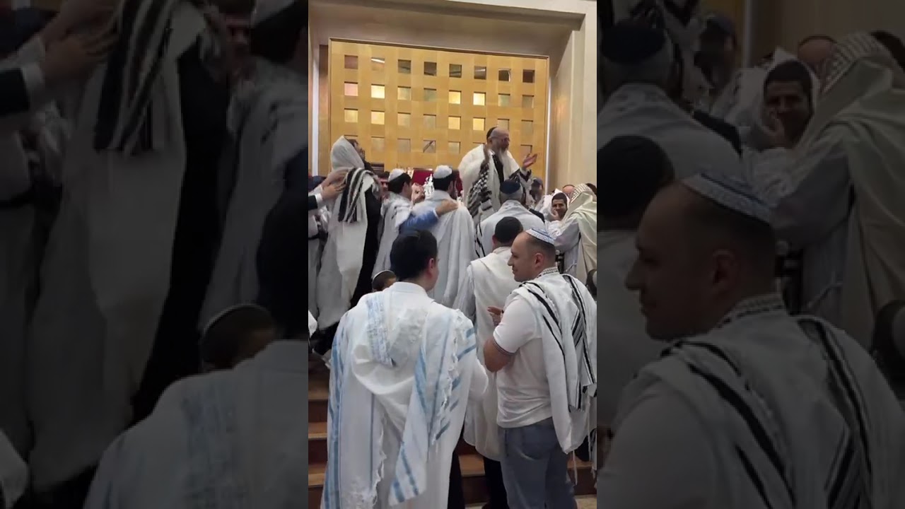 ריקודים בצאת הצום במוסקבה עם הרב לאזאר