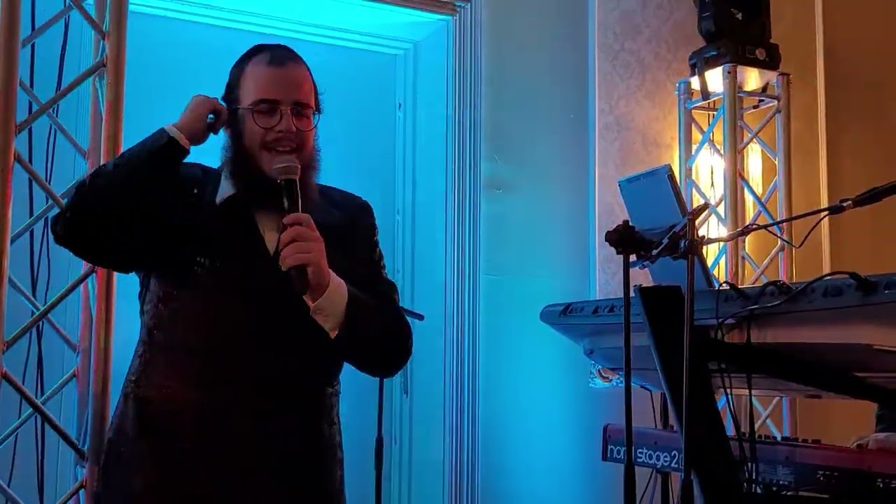 yideh aryeh bialostozky singing with the zaltz band