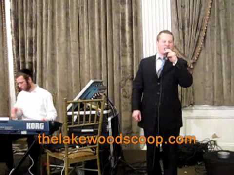 Yoel Dovid Goldstien singing at Stern Wedding Lake Terrace