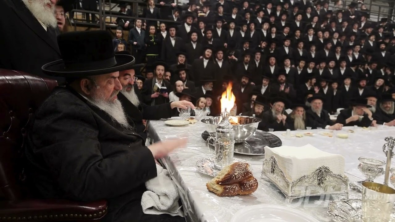 האדמו"ר מלעלוב ביי שריפת הפתילות