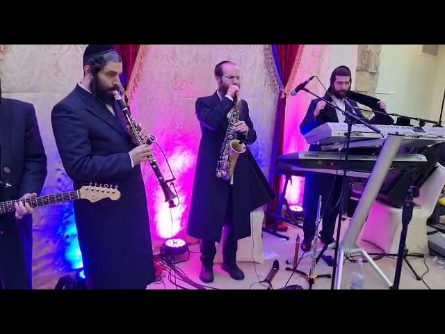 מחרוזת הורה בעיבוד מטורף של נחמן צוקר & אברהם בלטי מושי מנדלסון ויואלי גרוס
