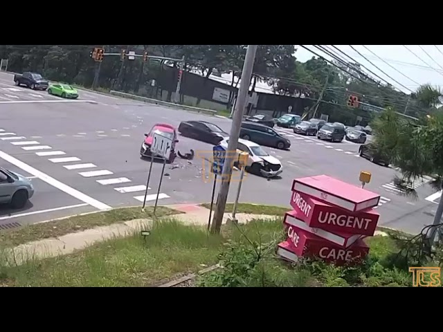 Surveillance video of accident CB X NH