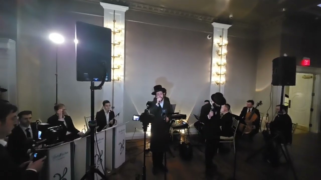 Chuppah: Yoely Fischer 🎹 Eli Marcus, Meilech Braunstein 🎤