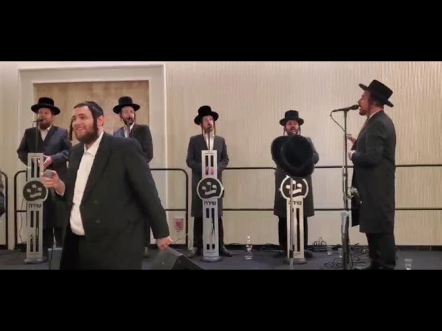 חתונה עם שמילי אונגר ומקהלת שירה עם התזמורת של אברומי ברקו