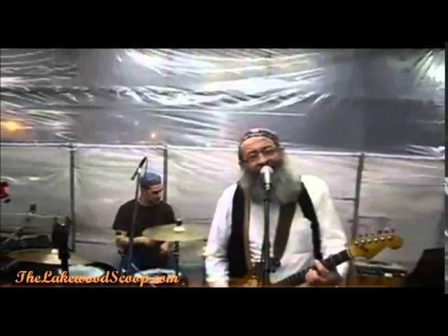 Yossi Piamenta Performing in Lakewood Chavrei Hakollel 2009