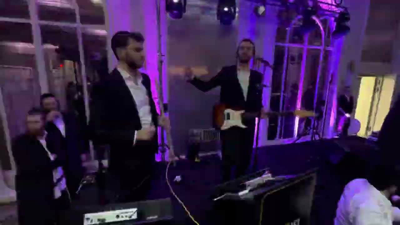Teitelbaum & Groiz Wedding with Shmuel Hersh Miller on the keys | Singer Sruly green