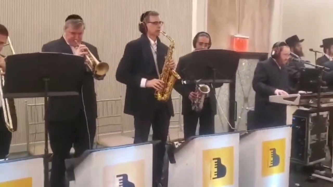 Avrumi Berko 🎹 Shea Berko, Shloma Zalmen Horowitz 🎤 Shira Choir