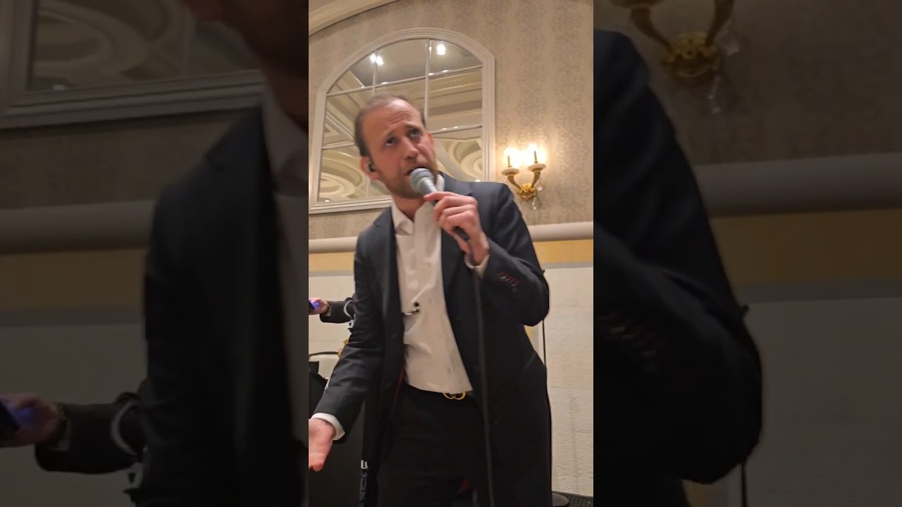 Loved the energy at this wedding! 🔥 #jewishmusic #wedding #singer #melechfrank