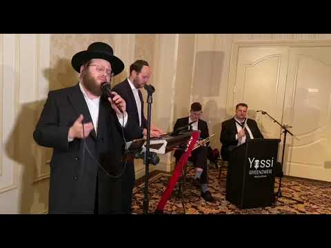 יואל פלקוביץ׳ עם הקלידן יוסי גרינצוויג בביצוע מרגש מיוחד