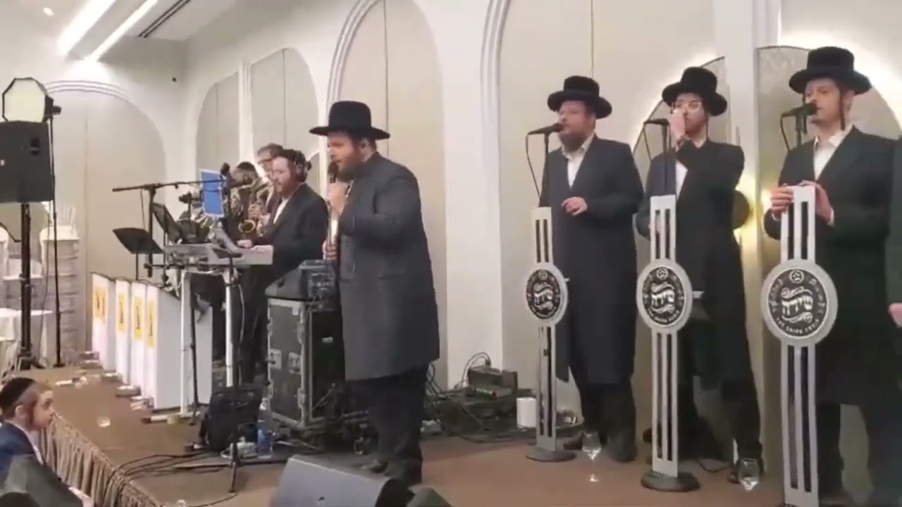 לוי פאלקוביץ עם מקהלת שירה והתזמורת של אברומי ברקו