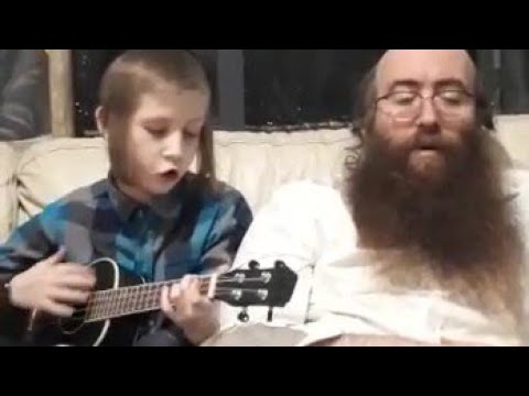 Yiddy Lebowitz Signing While His Son Is On The Guitar, This is Beautiful and Emotional
