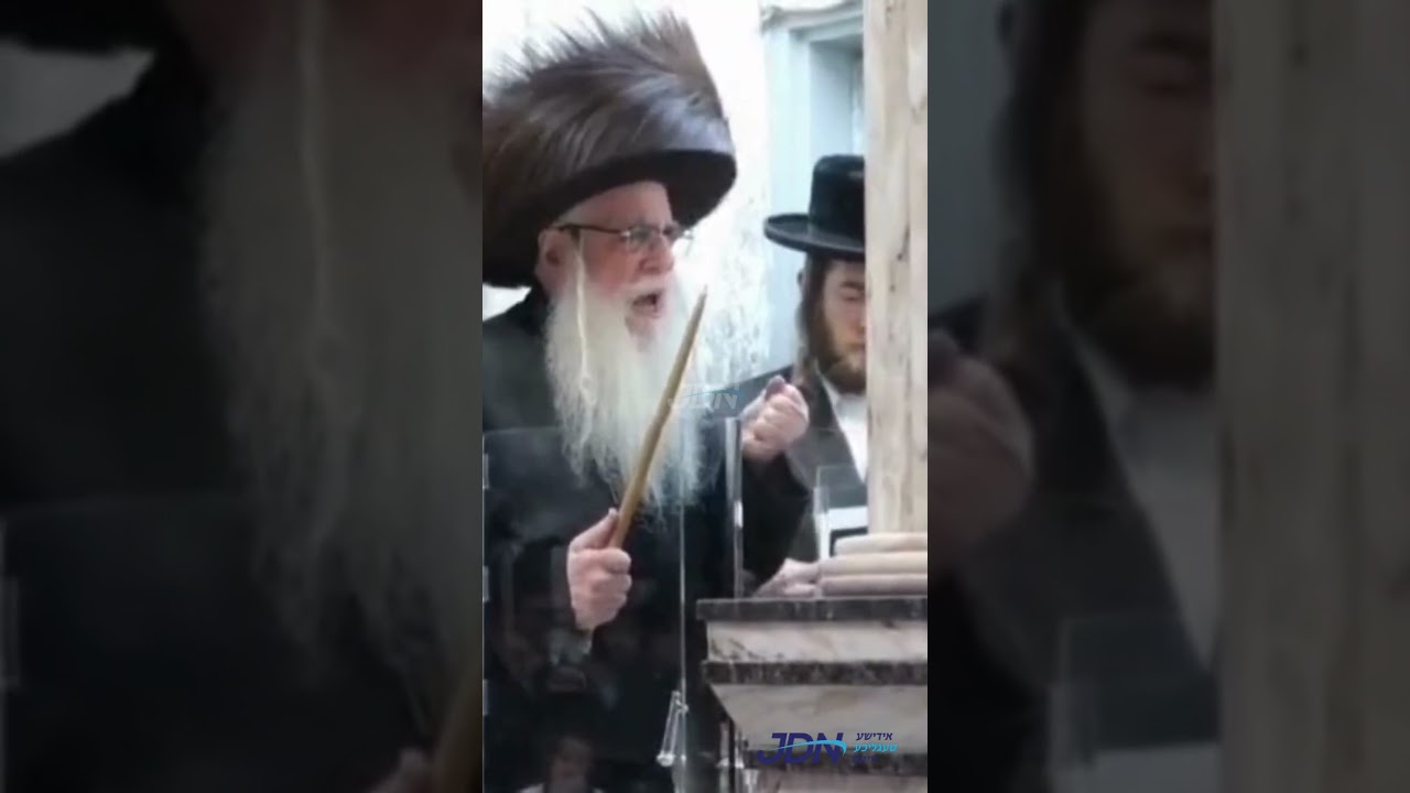 האדמו"ר מצאנז ביי הדלקת נרות חנוכה - ליל א' חנוכה