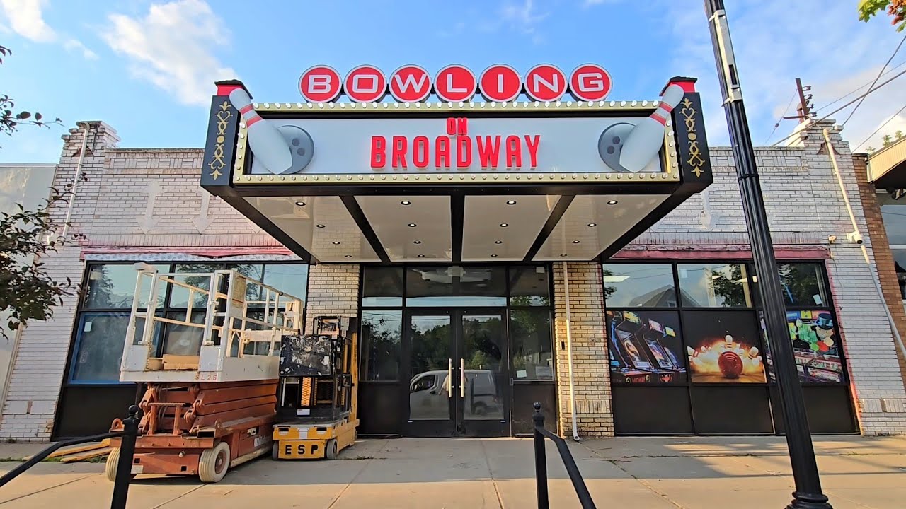 Grand Opening! 'BOWLING ON BROADWAY' in Monticello –Two floors of bowling, arcades, pizza, and more!