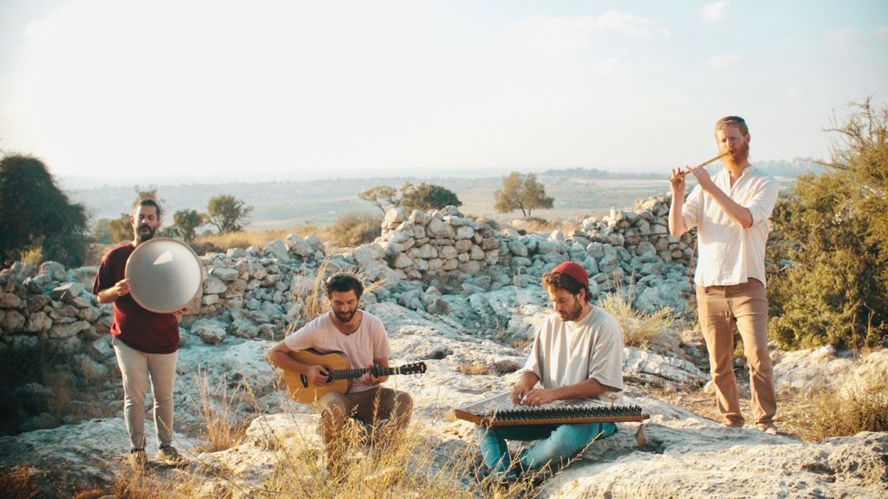 שירת העשבים לזכרו של אלעד סימן טוב