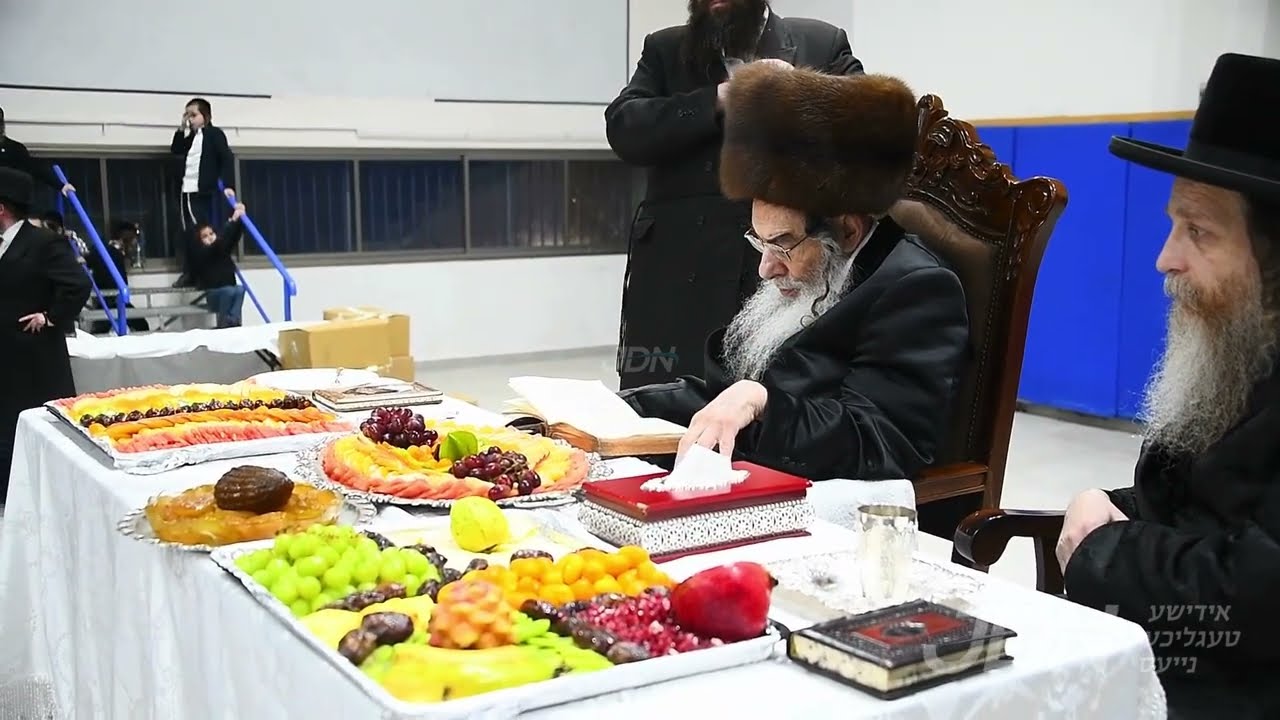 האדמו"ר מאלכסנדר ביים חמשה עשר בשבט טיש