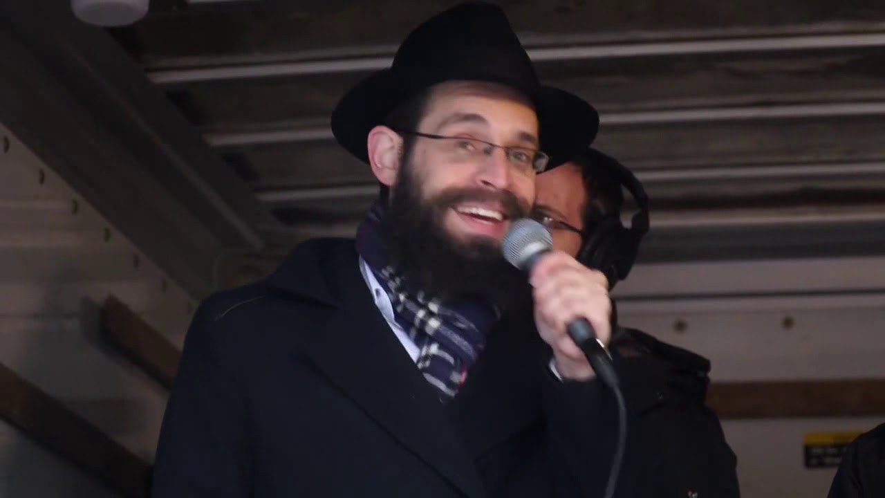 Chony Zucker Sings The Rebbe's Nigunim