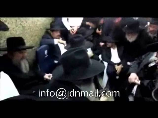 Rebbes @ Nichum Avelim Abuchatsera Family Menachem Av 5771