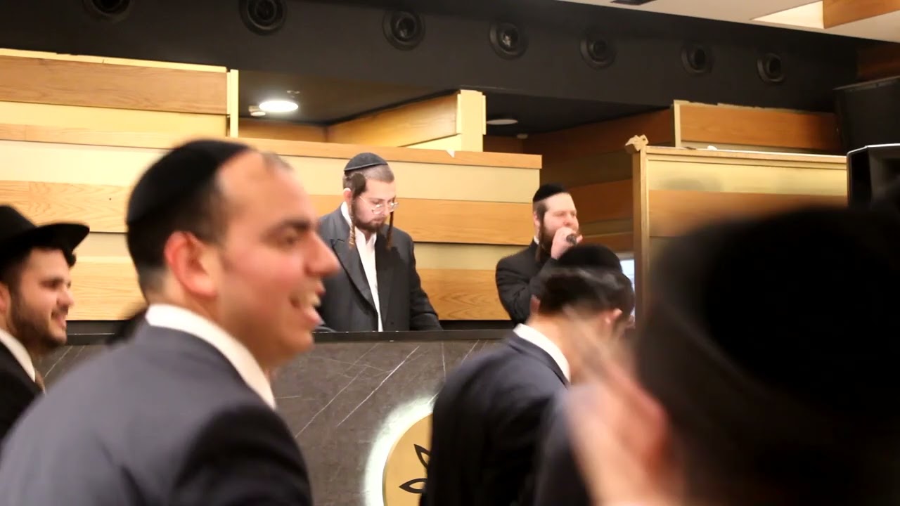הזמר שולם וועג והקלידן מושי ברנדמרק