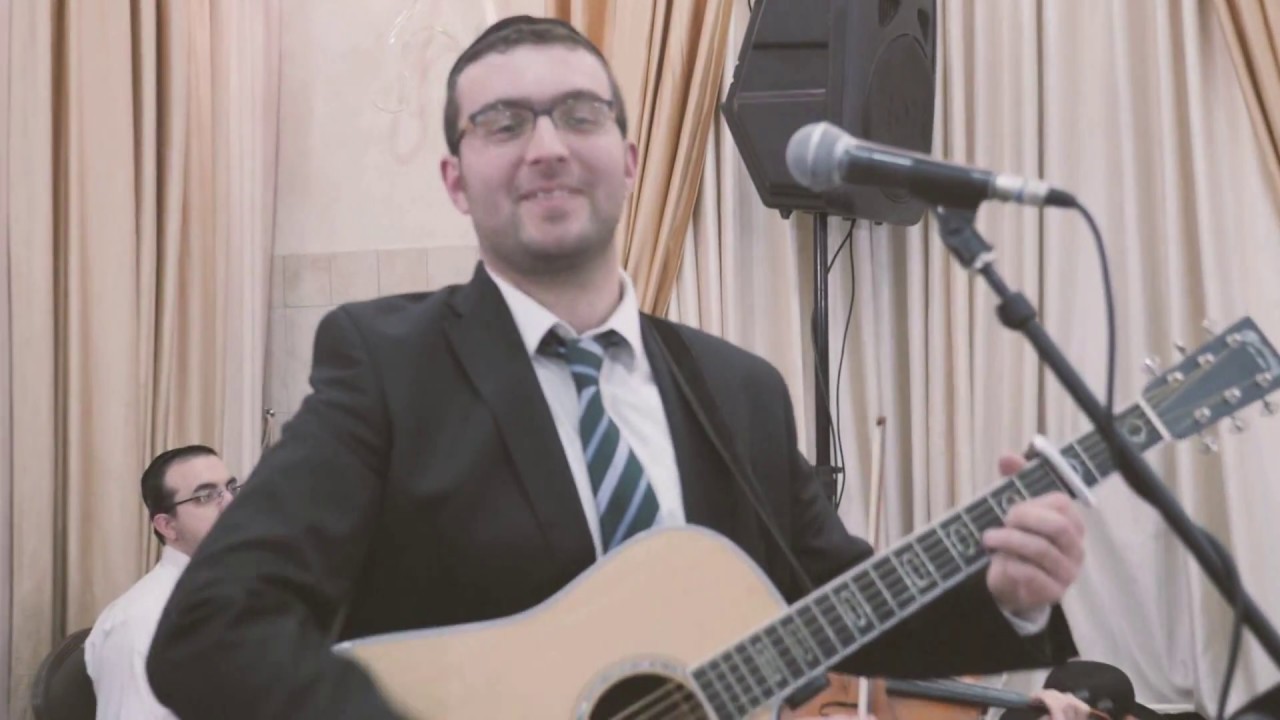 אבי הס בניגון סעודה שלישית (LIVE עם היהודים הטובים...)