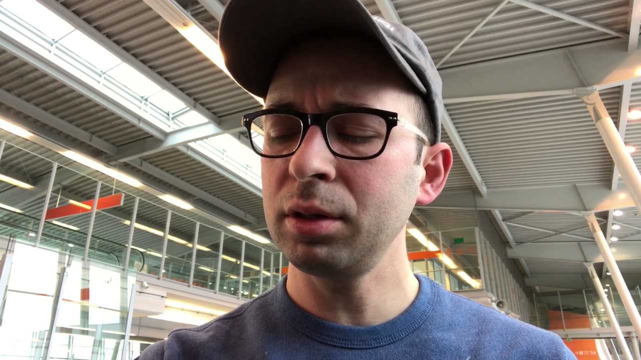 Yitzy Spinner - Ani Maamin in Warsaw Airport