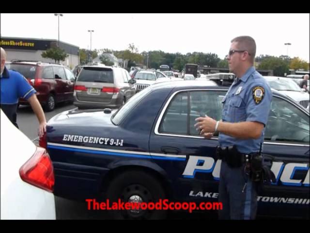 Woman Who Left Children Unattended In Running Vehicle Gets Lectured and Warned By Police