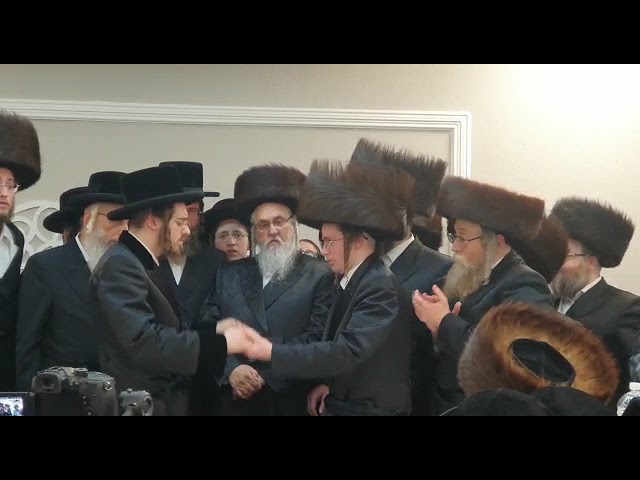 כ"ק אדמו"ר מסאדיגורא שליט"א ביים שמחת החתונה פון נכד כ"ק אדמו"ר מפשעווארסק שליט"א בארה"ק