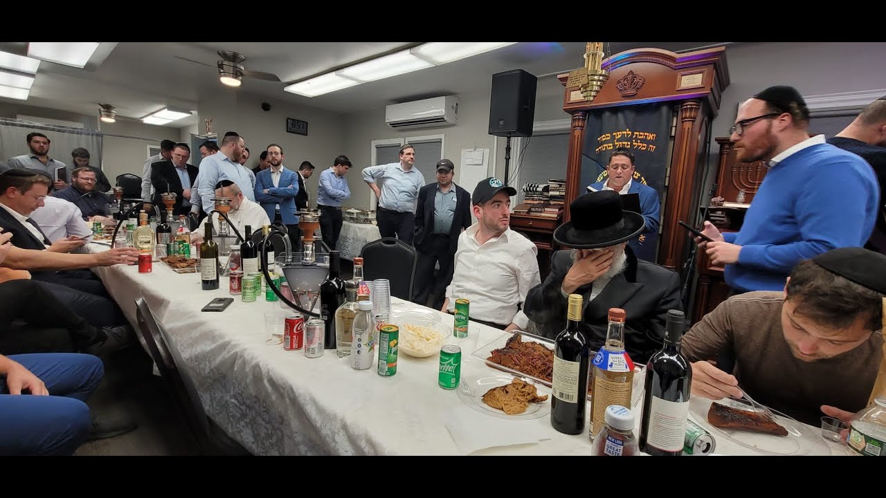 ליל שישי מיט כ״ק אדמו״ר מניקלשבורג שליט״א אין קערעסטירער בית המדרש אין פלעטבוש