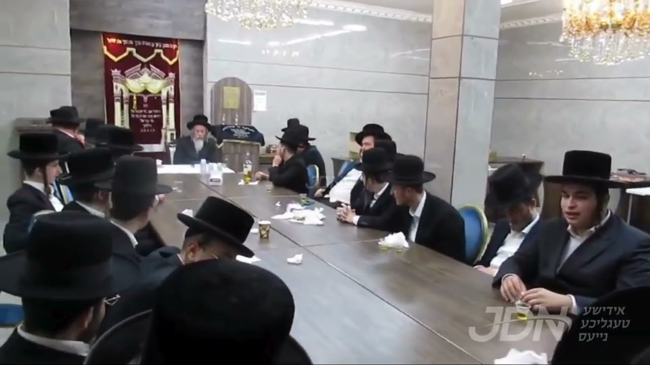 האדמו"ר מראחמיסטריווקא ספרינג וואלי באזוכט אין ישיבת קנין תורה אין ירושלים.