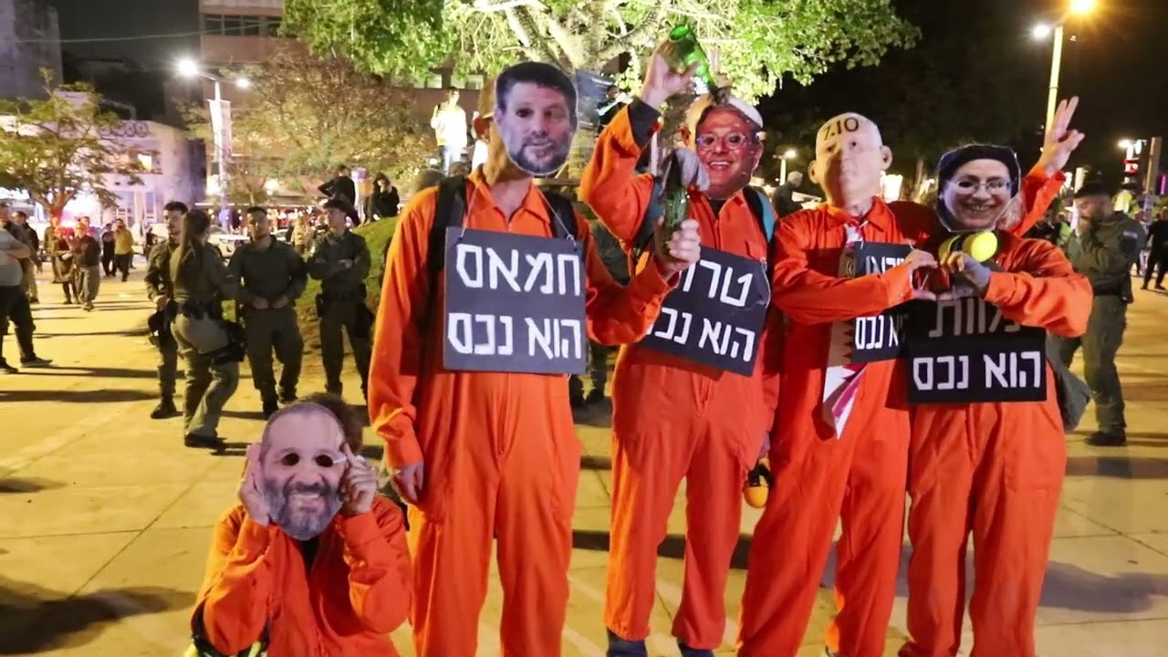 המצור על הכיכר: מרדכי דוד מול "הגוש האדום" – לילה של מעצרים בתל אביב TLVTIMES.CO.IL חסות ב.מ טק בע"מ