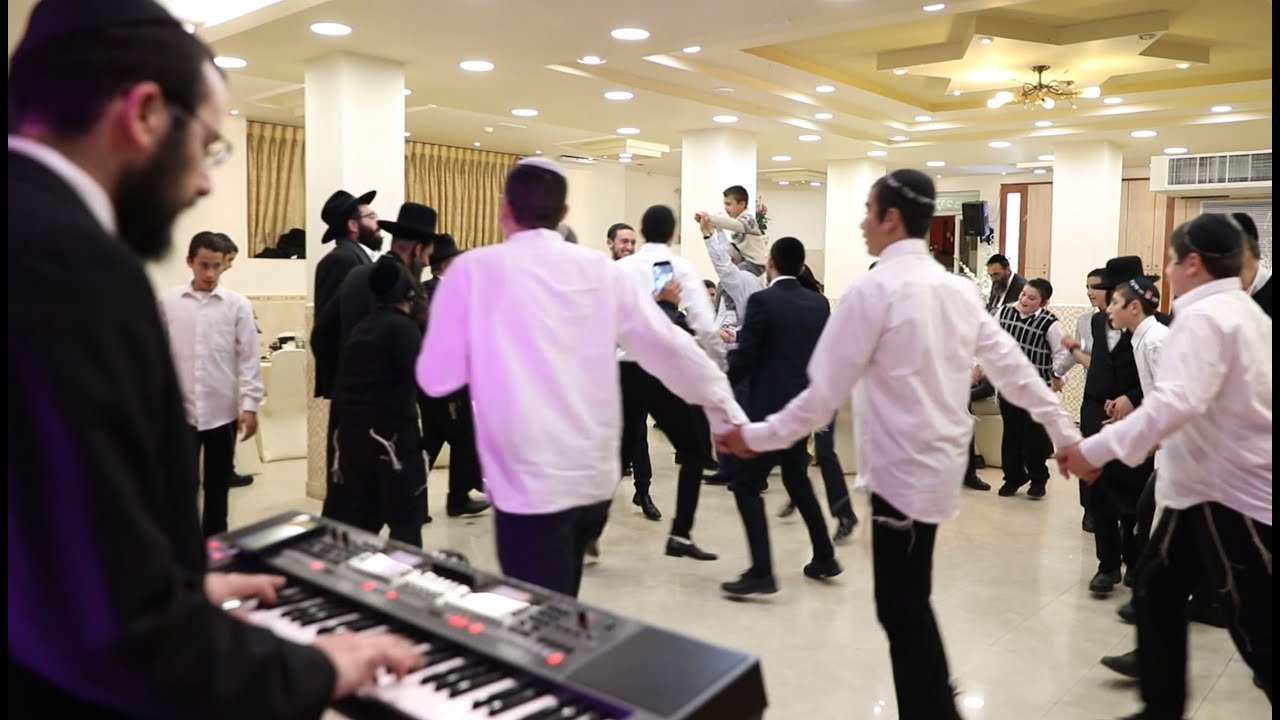 מענדי קורנט - מחרוזת ריקודים מקפיצה | בר מצווה