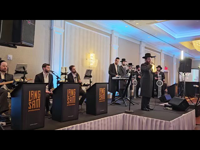 יידי ביאלסצטוסקי עם מקהלת שירה ותזמורת של הערשי לאנגסאם