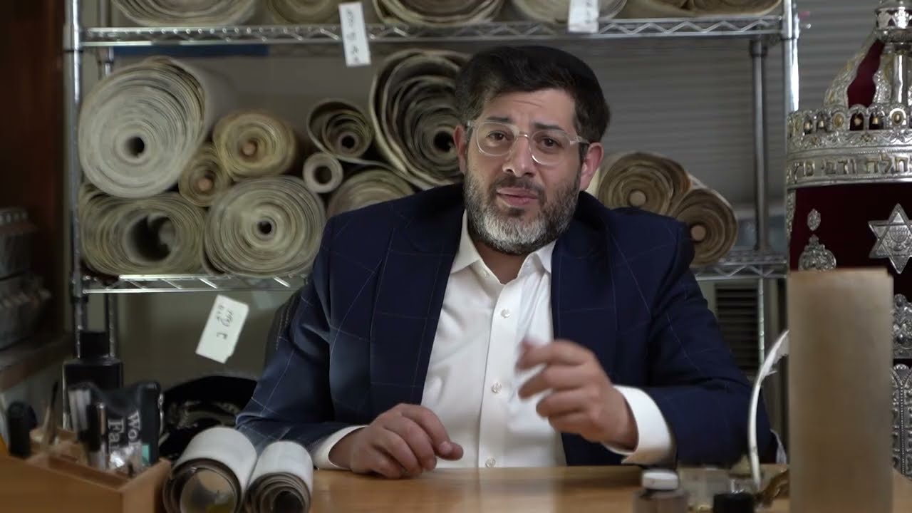 איך מתקנים ספרי תורה? צפו בפרומו: