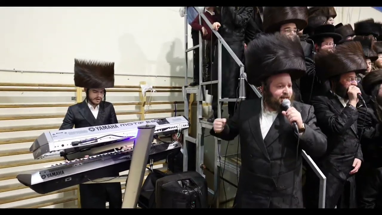 שמחת הפארשפיל בחצר הקודש זוועהיל לבן כ"'ק מרן האדמו"ר