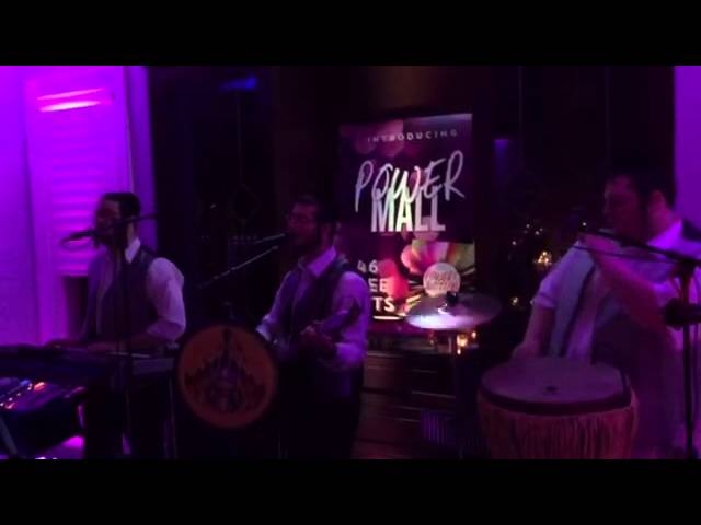 TIKKUN CHATZOS KUMZITS BAND singing ANEINU