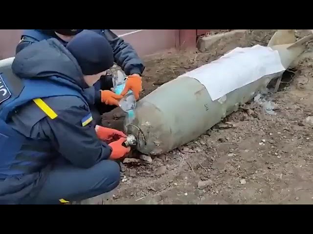 Ukrainians defusing an unexploded Russian bomb, Risking Their Lives To Save Others.