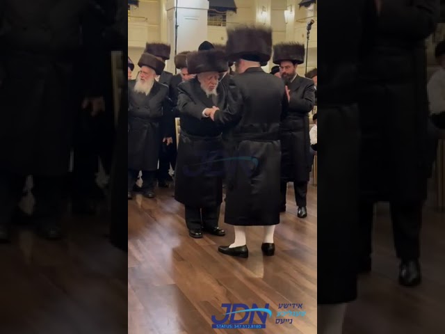 שמחת החתונה פאר אן אייניקל פון האדמו"ר מקאפיטשניץ, אין לעיקוואוד.