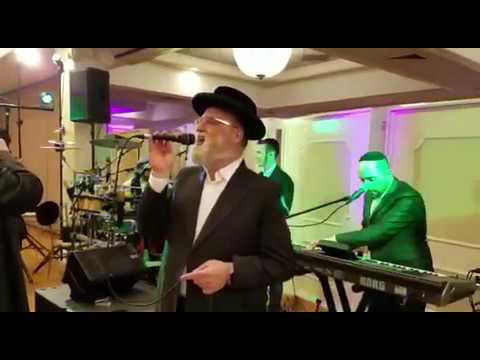 Michoel schnitzler rocking at a recent wedding in bp with Moshe Kestenbaum, Pinny Lunger & Simon