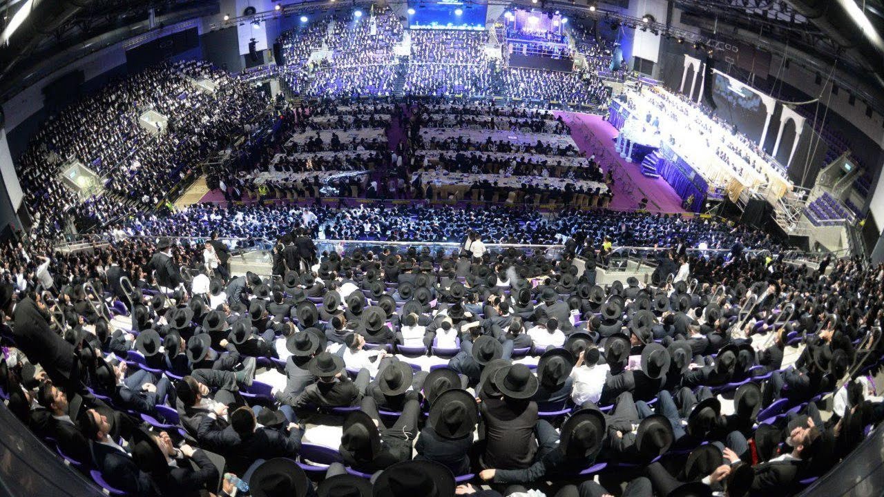מקהלת מלכות, אהר'לע סאמט, זאנוויל ויינברגר, מאיר אדלר - מחרוזת שמחת התורה- עטרת שלמה | Malchus Choir