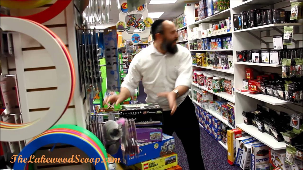 SCHI Auction Winner 5 Minutes in toy store