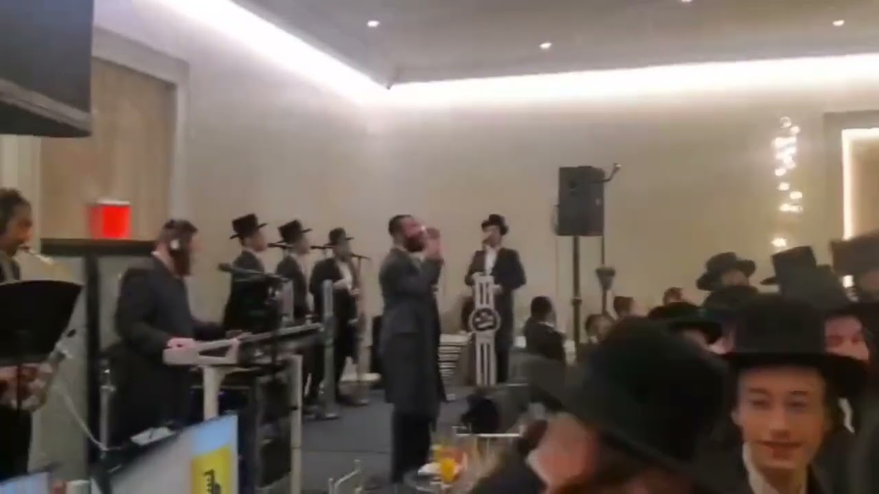 Avrumi Berko 🎹 Shmaya Fischer, Dovy Meisels 🎤 Shira Choir