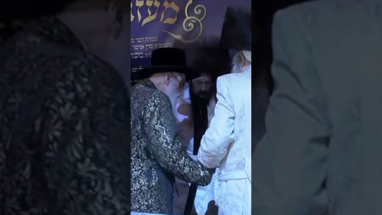 האדמו''ר מויזניץ בחגיגת בר המצווה לבנו של הרב ממיזבוז
