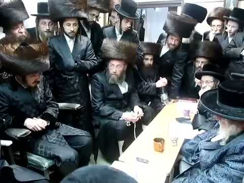 כ"ק אדמו"ר מסאדיגורא שליט"א ביים מנחם אבל זיין כ"ק אדמורים מטעמעשוואר און זלאטשעב שליט"א