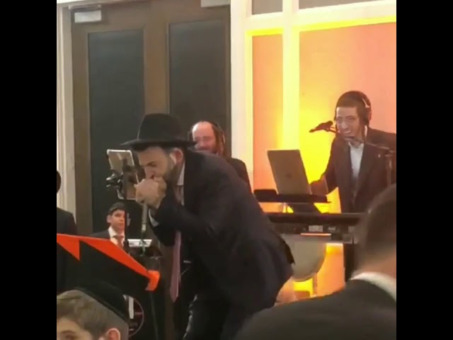 You never expected this at a Jewish wedding...