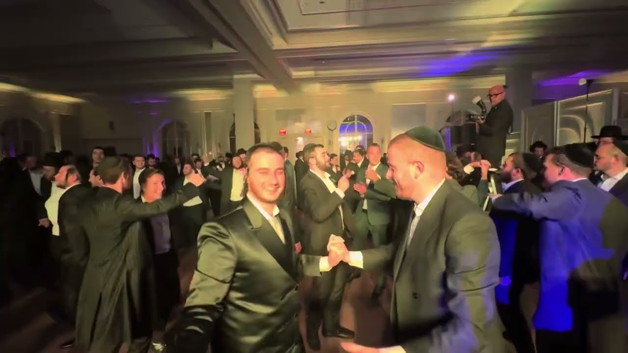 Teitelbaum & Groiz Wedding with Shmuel Hersh Miller on the keys | Singer Sruly green
