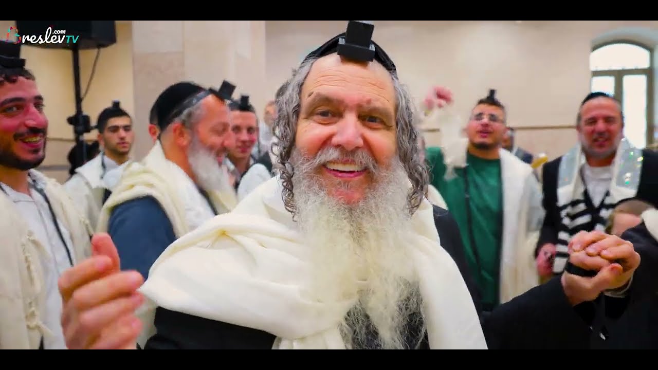 אין שמחה כזאת בכל העולם 😍  הרב שלום ארוש בהלל ראש חודש ניסן