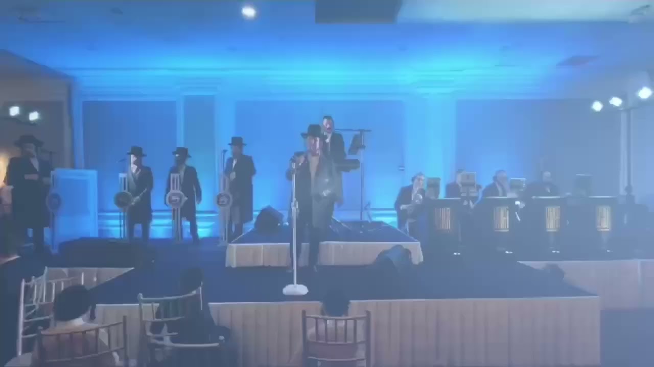 קלמן שווארץ עם מקהלת שירה ותזמורת של הערשי לאנגסאם