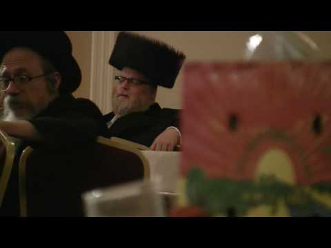 Lipa Schmeltzer calls up Michoel Schnitzler to Mitzvah Tantz