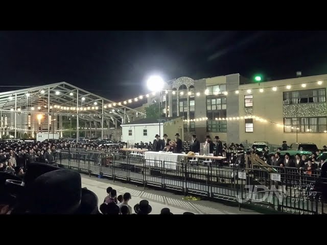 האדמו"ר מסקווירא ביי קידוש לבנה