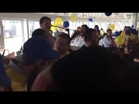 Lipa Schmeltzer, Baruch Levine, Yehuda Green, Eli Marcus & Sababa Band singing Nafshi.